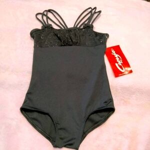 Capezio girl's sleeveless leotard with design on the front. triple braces size S